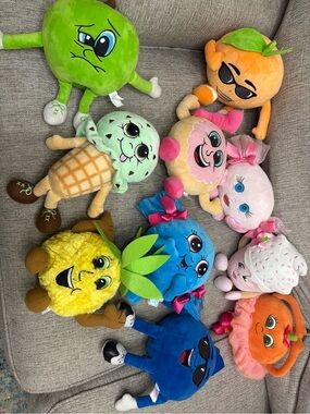 10 Whiffer Sniffer Plush Characters